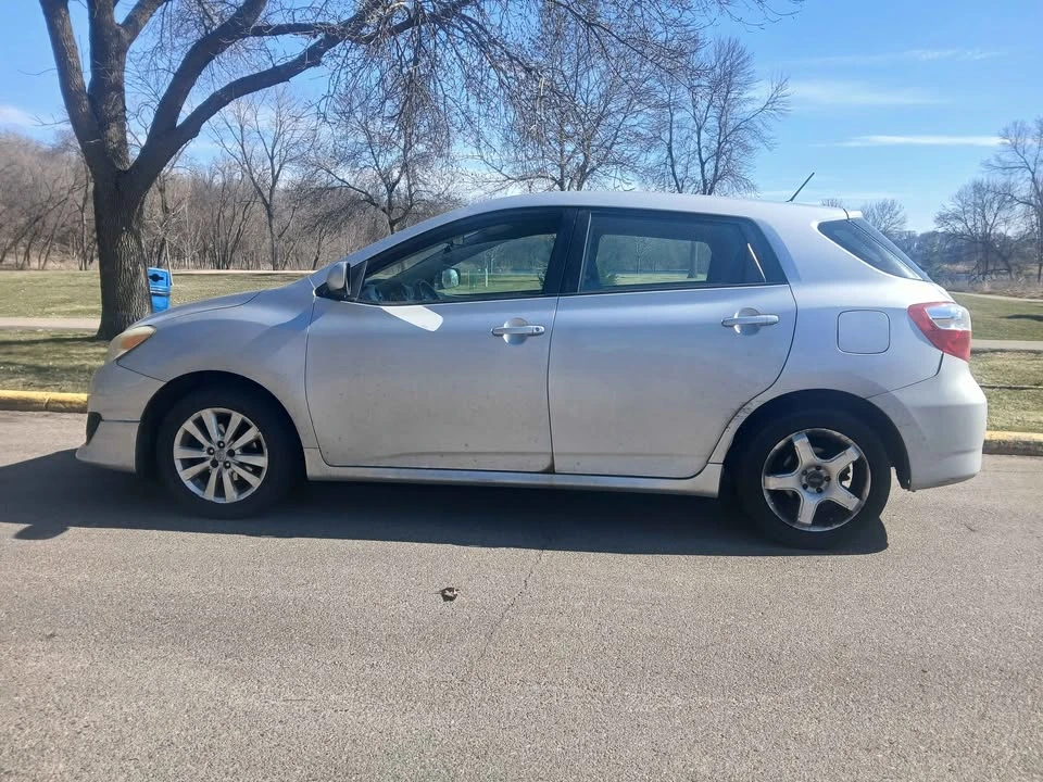 2009 Toyota Matrix 2nd Gen - Image 2 of 12