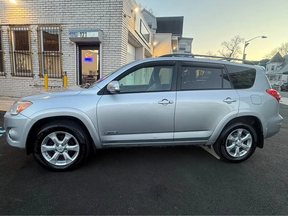 2009 Toyota RAV4 3rd Gen - Image 3 of 15
