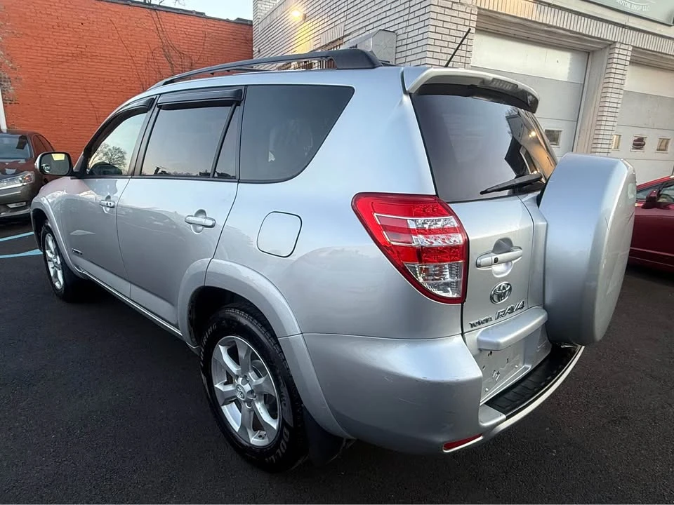 2009 Toyota RAV4 3rd Gen - Image 5 of 15