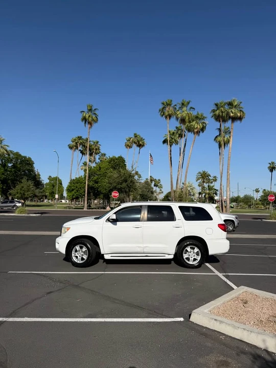 2009 Toyota Sequoia 2nd Gen - Image 5 of 9