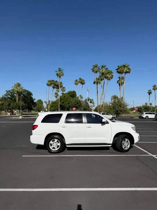 2009 Toyota Sequoia 2nd Gen - Image 2 of 9
