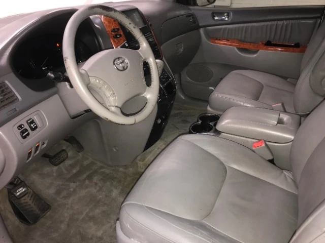 2009 Toyota Sienna 2nd Gen - Image 5 of 5