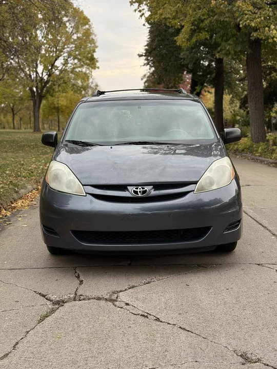 2009 Toyota Sienna 2nd Gen - Image 3 of 12