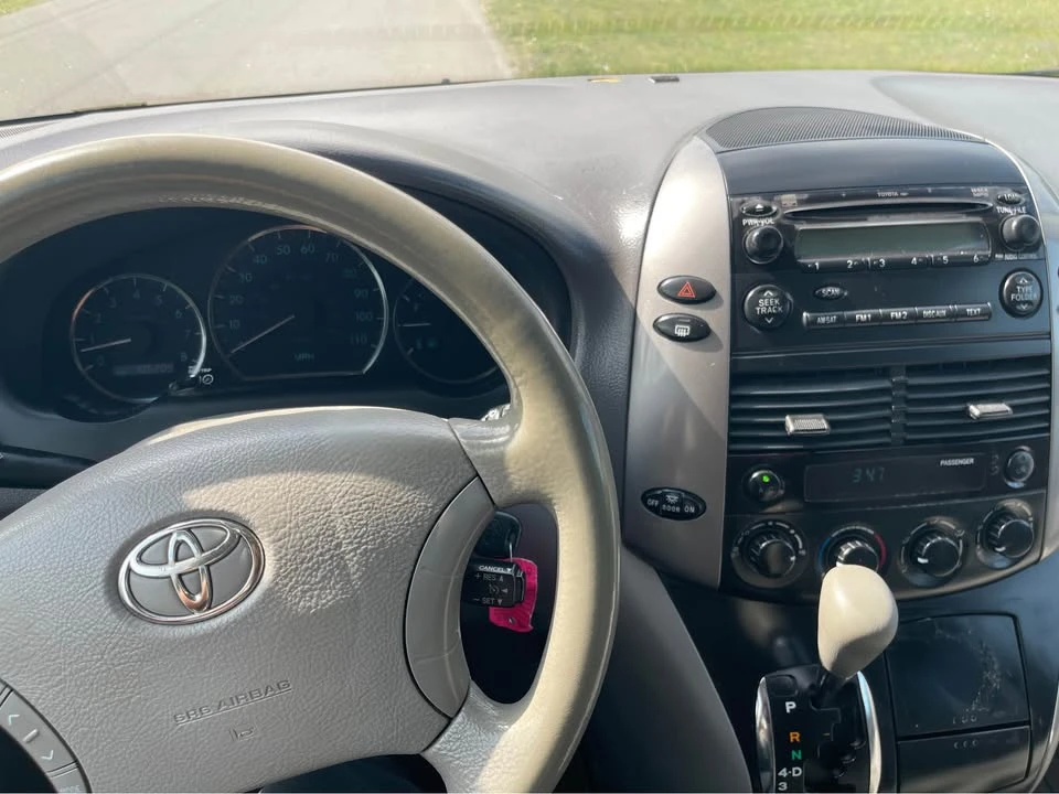 2009 Toyota Sienna 2nd Gen - Image 11 of 12