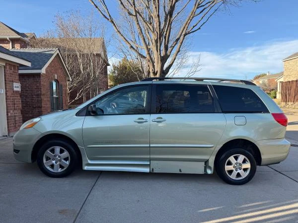 2009 Toyota Sienna 2nd Gen - Image 2 of 13