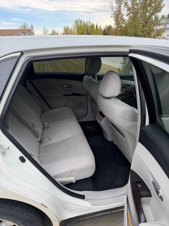 2009 Toyota Venza - Image 3 of 4
