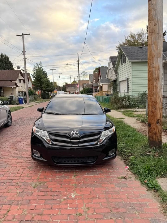 2009 Toyota Venza - Image 2 of 4