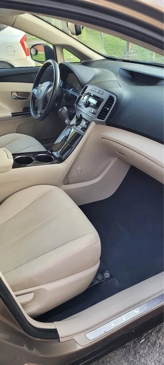 2009 Toyota Venza - Image 2 of 10