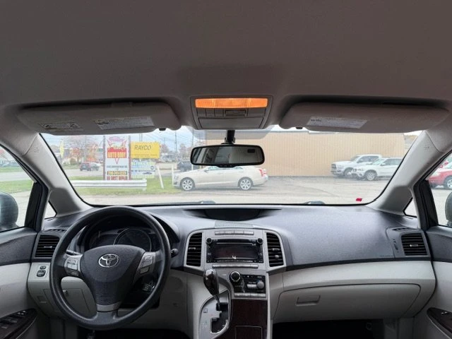 2009 Toyota Venza - Image 12 of 18