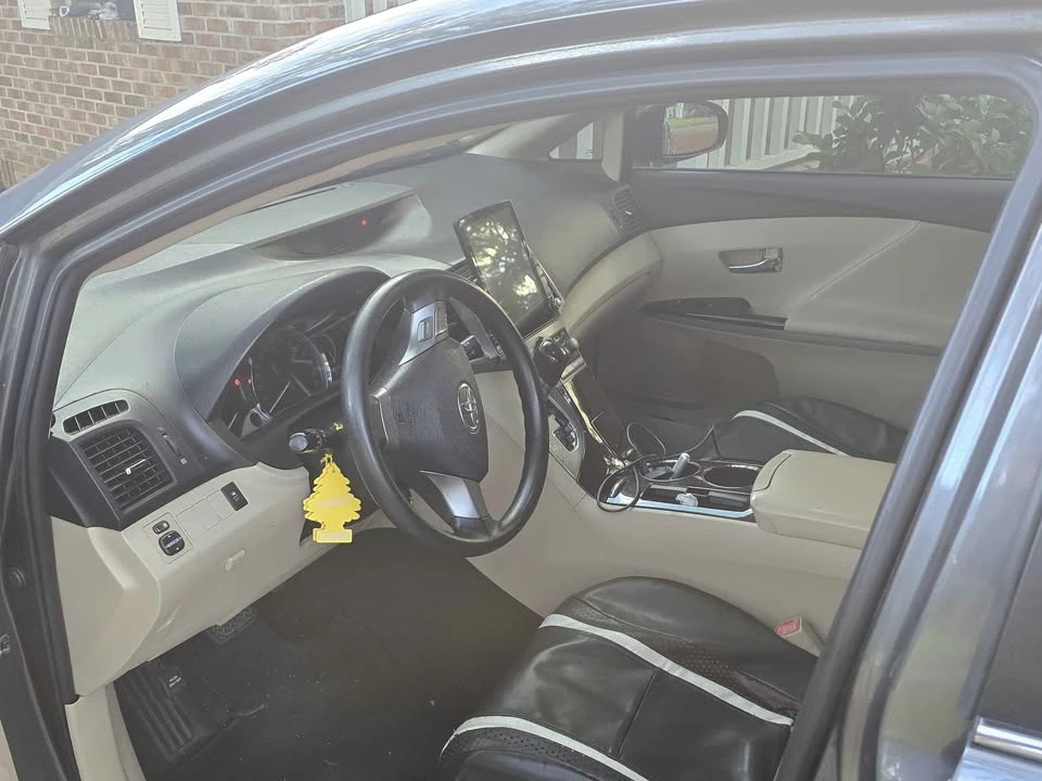 2009 Toyota Venza - Image 2 of 6