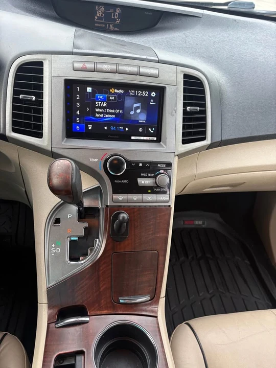 2009 Toyota Venza - Image 10 of 13