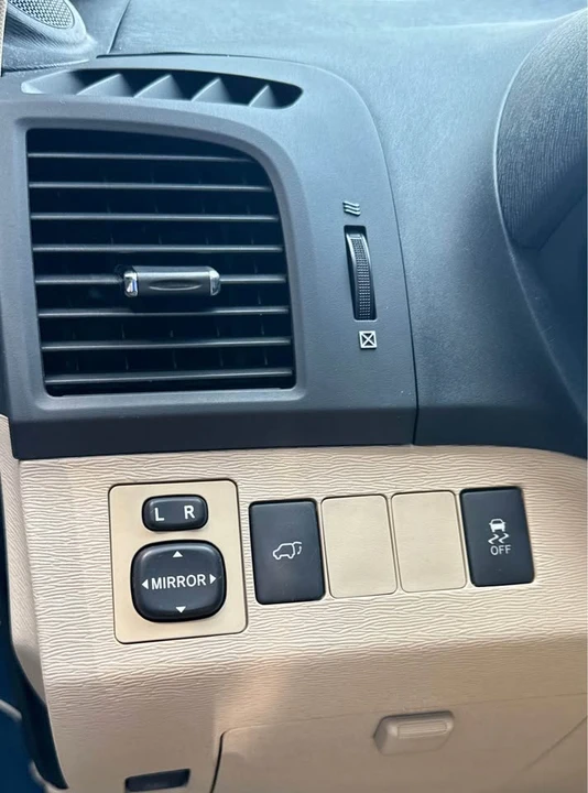 2009 Toyota Venza - Image 14 of 19