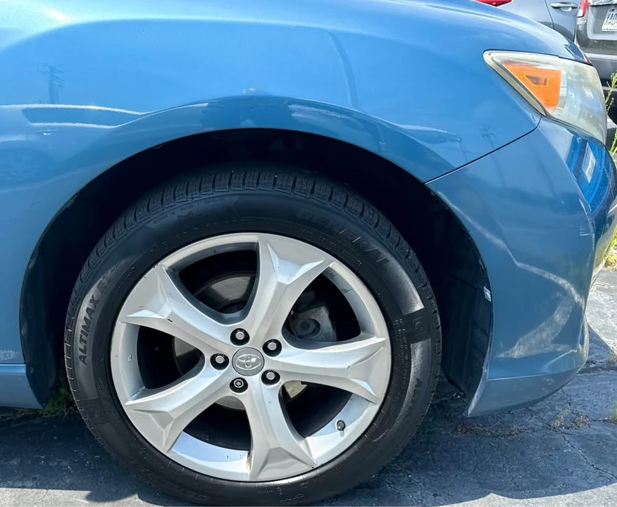 2009 Toyota Venza - Image 2 of 19