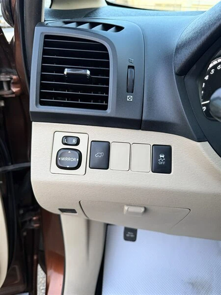 2009 Toyota Venza - Image 14 of 15