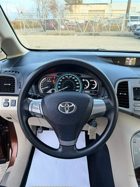 2009 Toyota Venza - Image 13 of 15