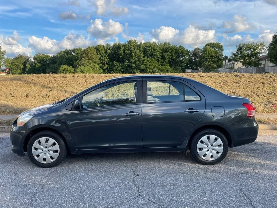 2009 Toyota Yaris - Image 2 of 12