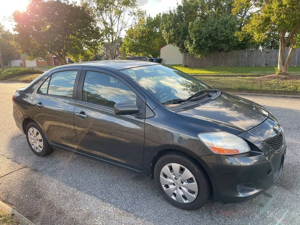 2009 Toyota Yaris - Image 8 of 12