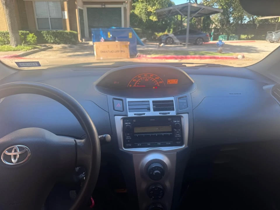 2009 Toyota Yaris - Image 9 of 13