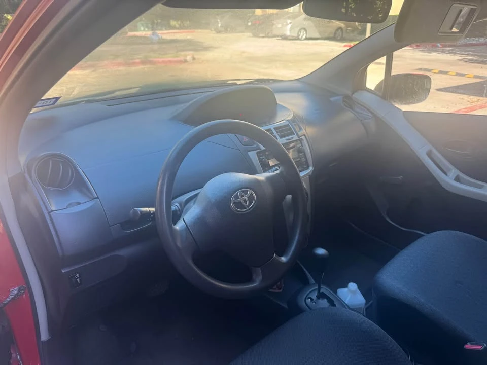 2009 Toyota Yaris - Image 12 of 13