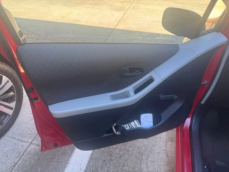 2009 Toyota Yaris - Image 5 of 13