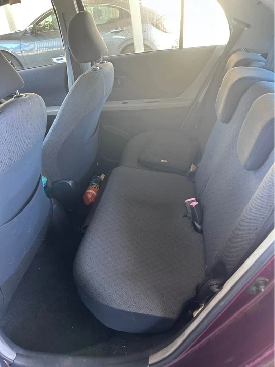 2009 Toyota Yaris - Image 6 of 11