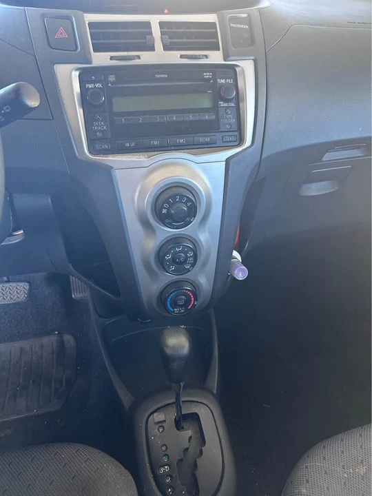 2009 Toyota Yaris - Image 9 of 11