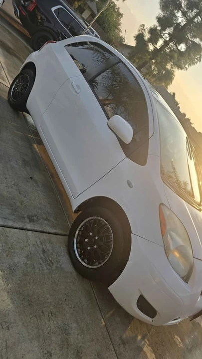 2009 Toyota Yaris - Image 6 of 9