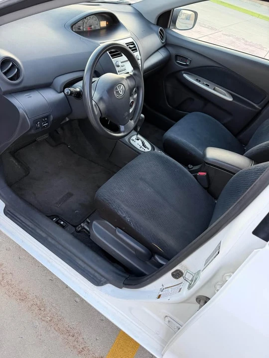 2009 Toyota Yaris - Image 7 of 8
