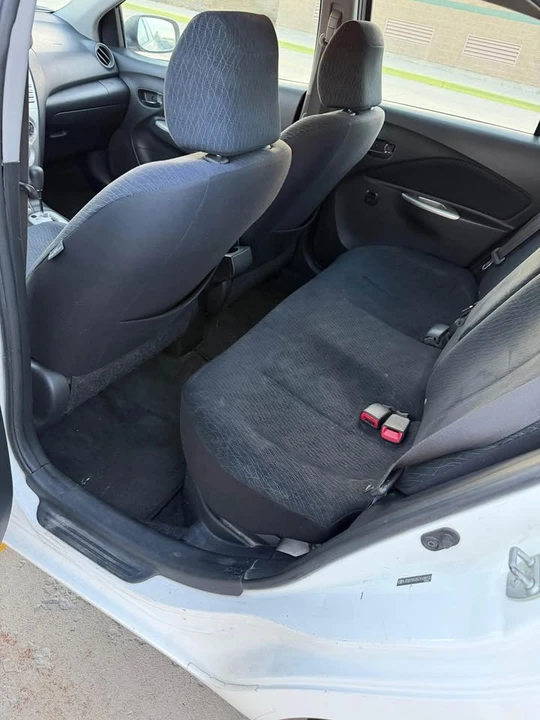 2009 Toyota Yaris - Image 6 of 8
