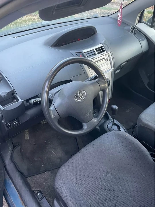 2009 Toyota Yaris - Image 9 of 10