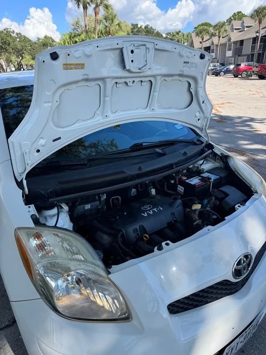 2009 Toyota Yaris - Image 11 of 17