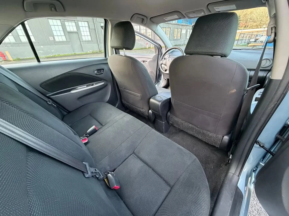 2009 Toyota Yaris - Image 11 of 17