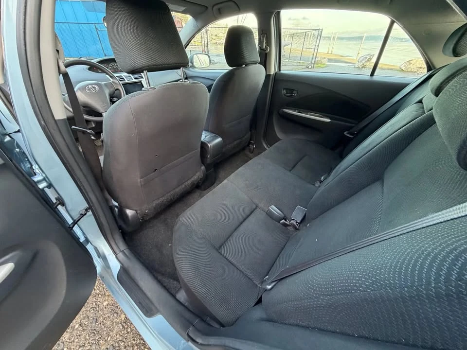 2009 Toyota Yaris - Image 13 of 17