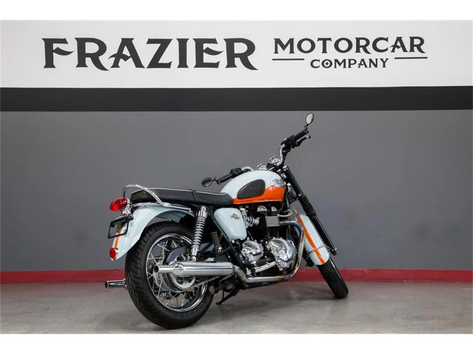 2009 Triumph New Bonneville - Image 2 of 31