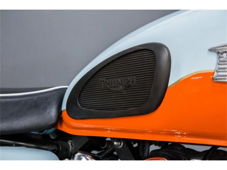 2009 Triumph New Bonneville - Image 27 of 31