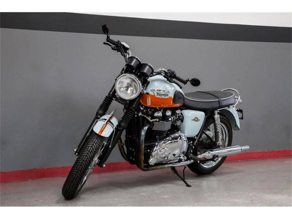 2009 Triumph New Bonneville - Image 3 of 31