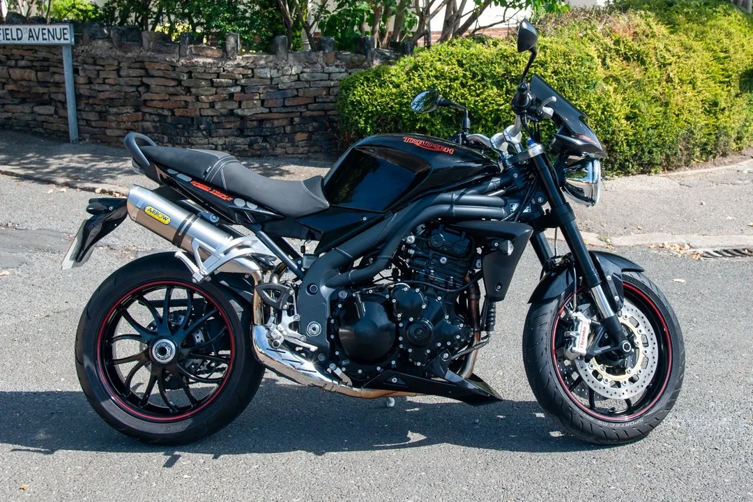2026 Triumph Speed Triple - Image 2 of 30