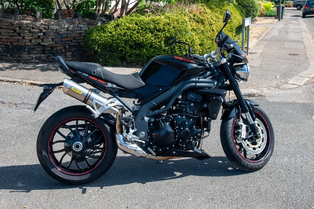 2026 Triumph Speed Triple - Image 3 of 30