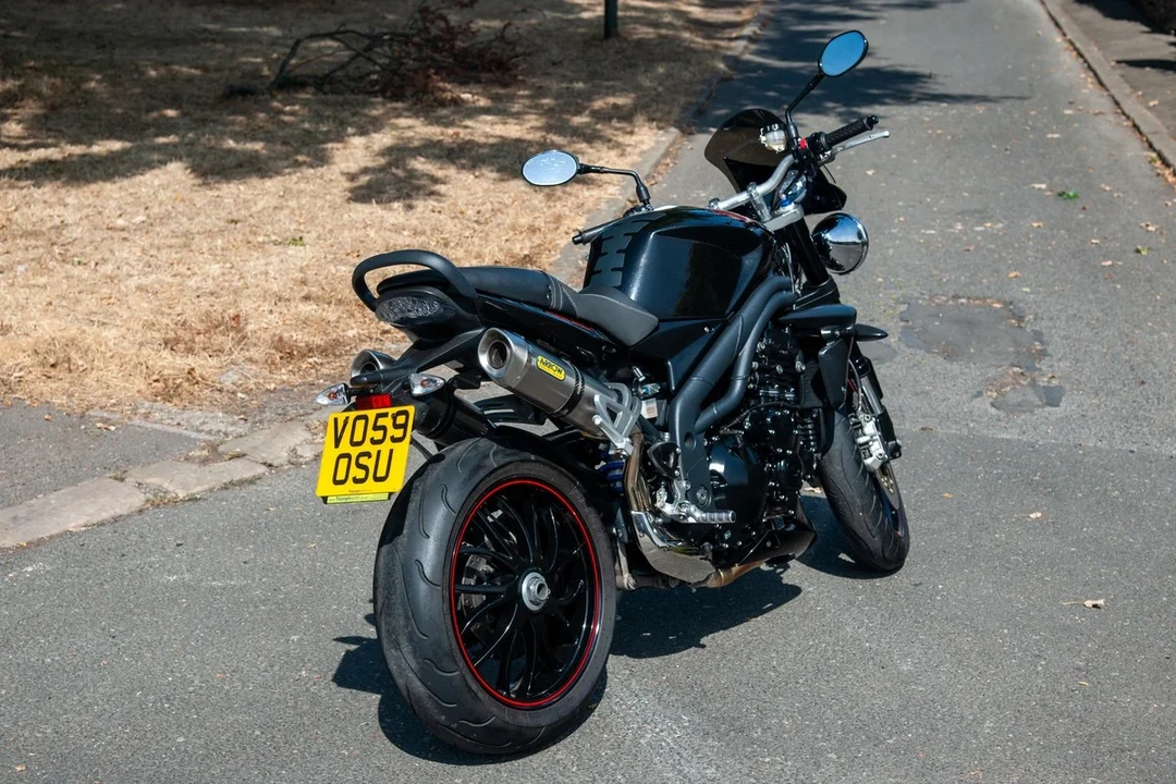 2026 Triumph Speed Triple - Image 7 of 30
