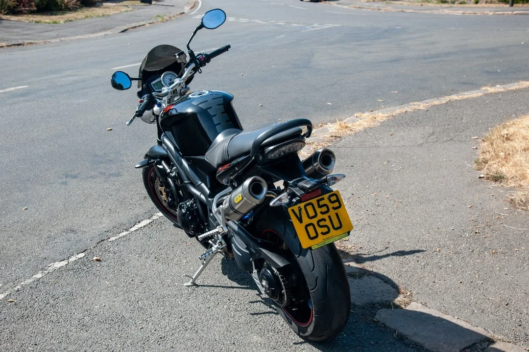 2026 Triumph Speed Triple - Image 9 of 30