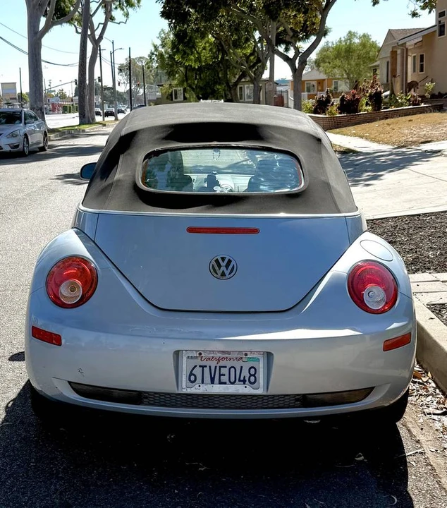 2009 Volkswagen New Beetle - Image 4 of 5