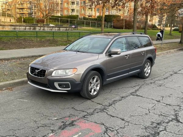 2009 Volvo XC70 3rd Gen - Image 8 of 17