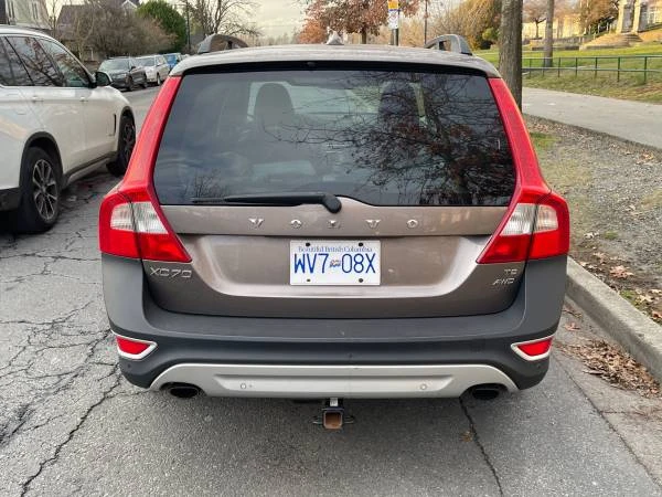 2009 Volvo XC70 3rd Gen - Image 13 of 17