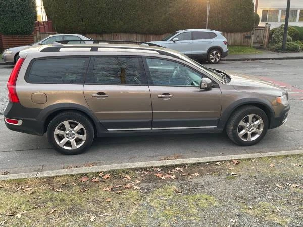 2009 Volvo XC70 3rd Gen - Image 10 of 17