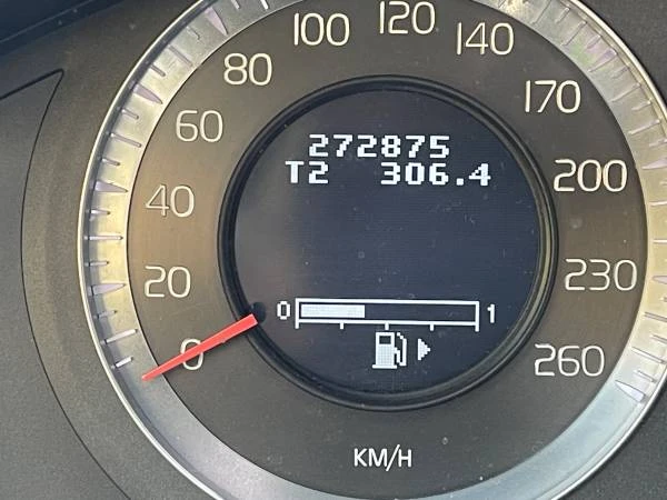 2009 Volvo XC70 3rd Gen - Image 16 of 17