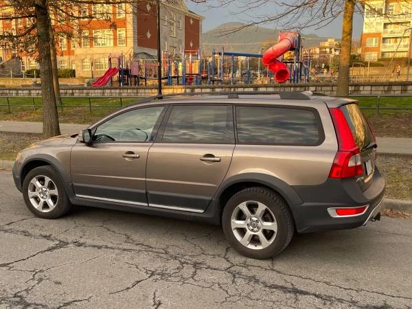2009 Volvo XC70 3rd Gen - Image 15 of 17