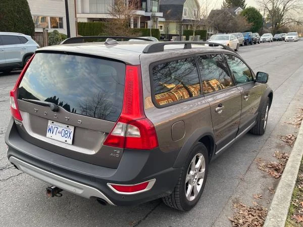 2009 Volvo XC70 3rd Gen - Image 11 of 17
