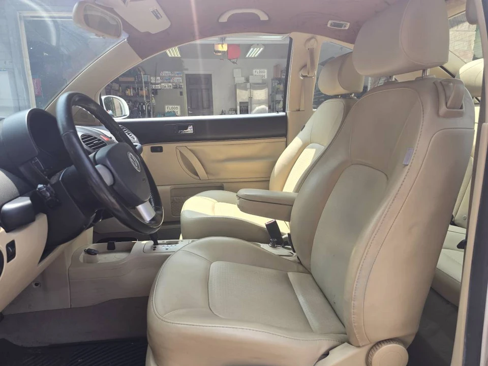 2009 Volkswagen New Beetle - Image 7 of 7