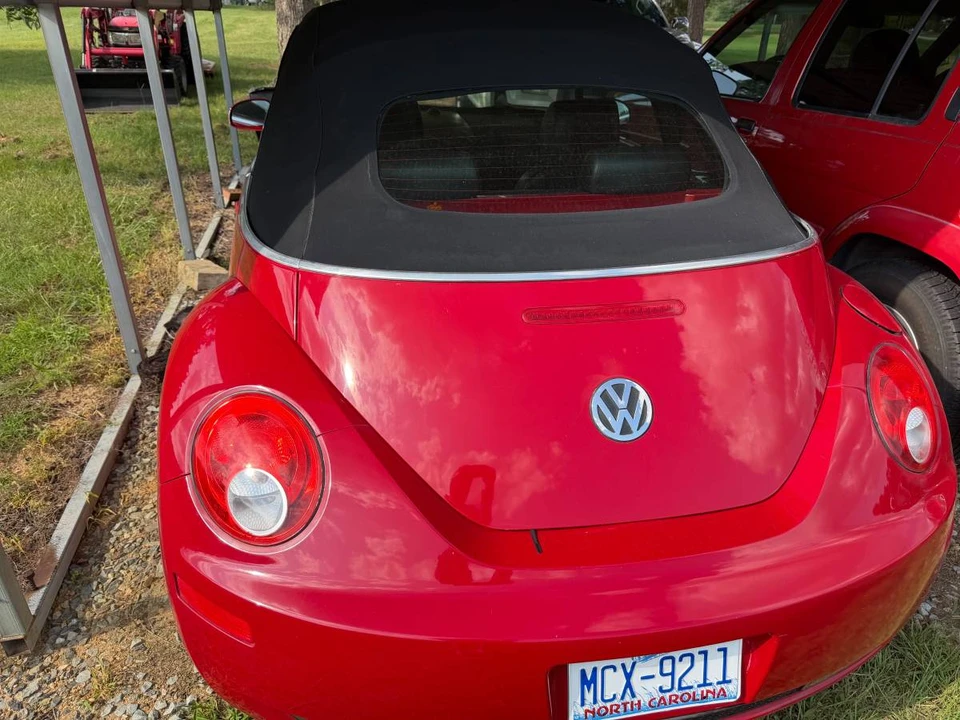 2009 Volkswagen New Beetle - Image 6 of 6