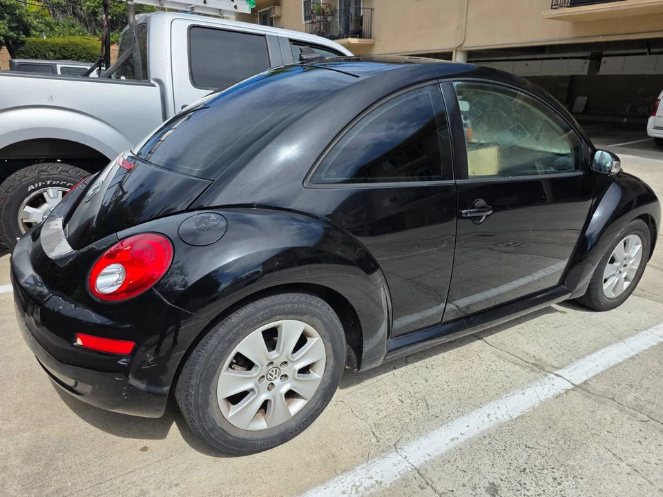 2009 Volkswagen New Beetle - Image 2 of 3